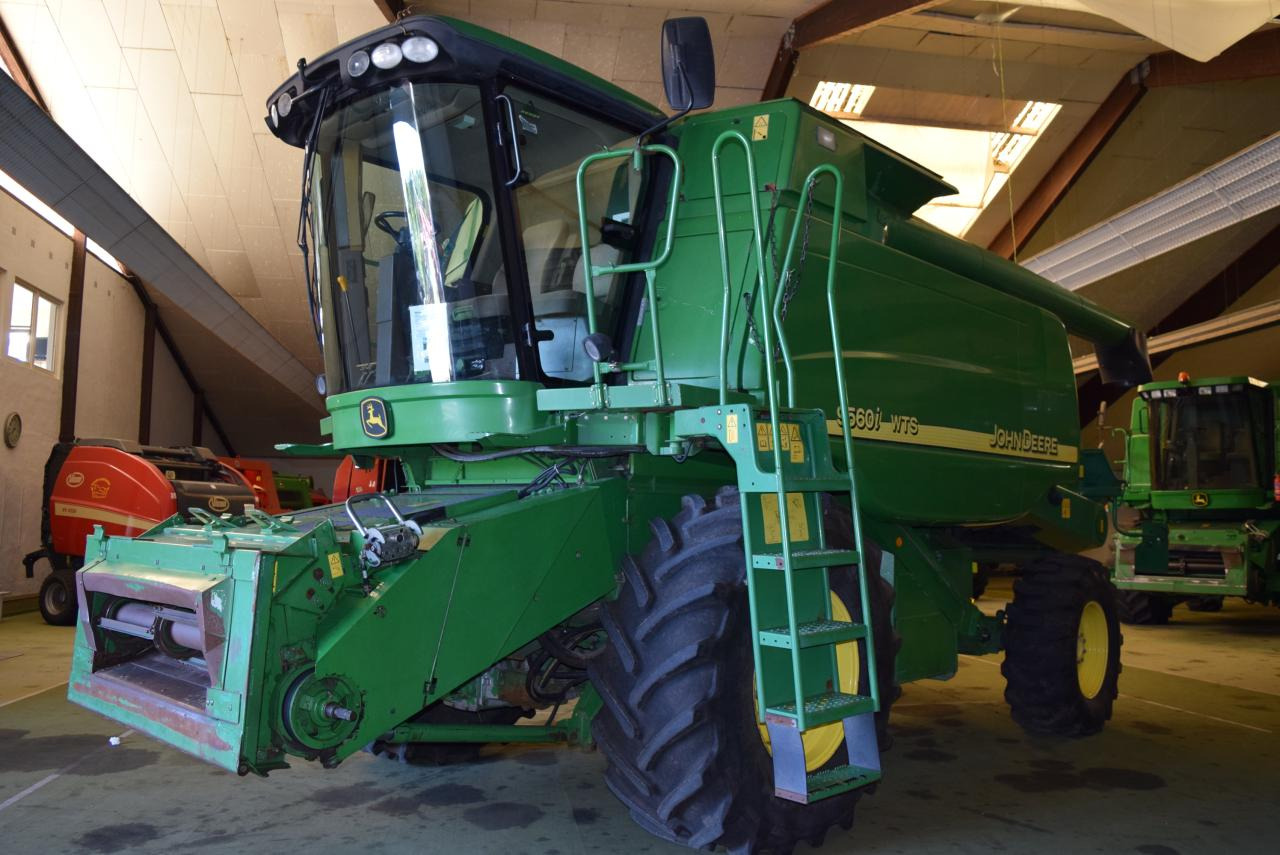 John Deere 9560 i WTS - Mähdrescher: das Bild 4 John Deere 9560 i WTS - Mähdrescher: das Bild 4