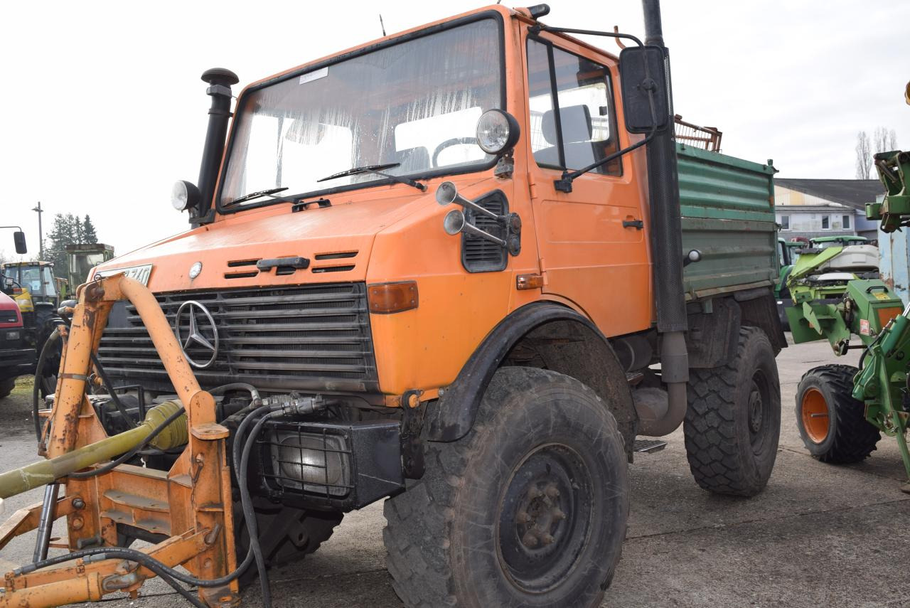 Mercedes-Benz Unimog U 1200 - Kommunal-/ Sonderfahrzeug: das Bild 2 Mercedes-Benz Unimog U 1200 - Kommunal-/ Sonderfahrzeug: das Bild 2