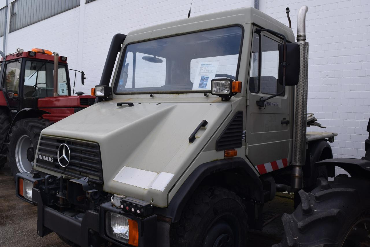 Mercedes-Benz Unimog U 90 - Kommunal-/ Sonderfahrzeug: das Bild 1 Mercedes-Benz Unimog U 90 - Kommunal-/ Sonderfahrzeug: das Bild 1