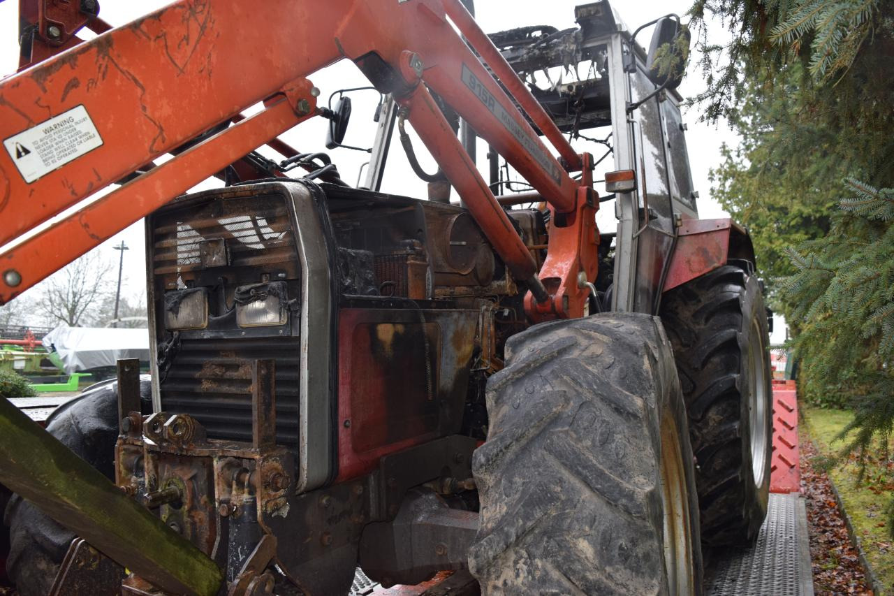 Traktor Massey Ferguson MF 390 T *Brandschaden*: das Bild 10 Traktor Massey Ferguson MF 390 T *Brandschaden*: das Bild 10