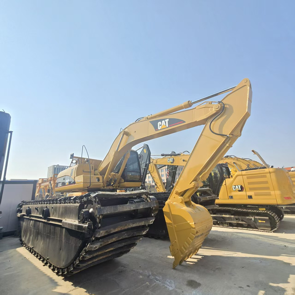 CATERPILLAR 320DL - Amphibische Bagger: das Bild 3 CATERPILLAR 320DL - Amphibische Bagger: das Bild 3