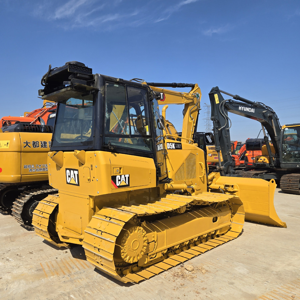 CATERPILLAR D5K - Bulldozer: das Bild 2 CATERPILLAR D5K - Bulldozer: das Bild 2
