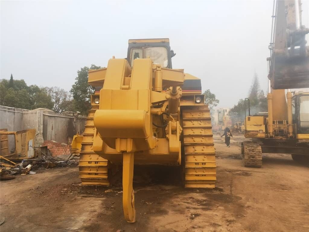 Bulldozer Caterpillar D 9 N: das Bild 7