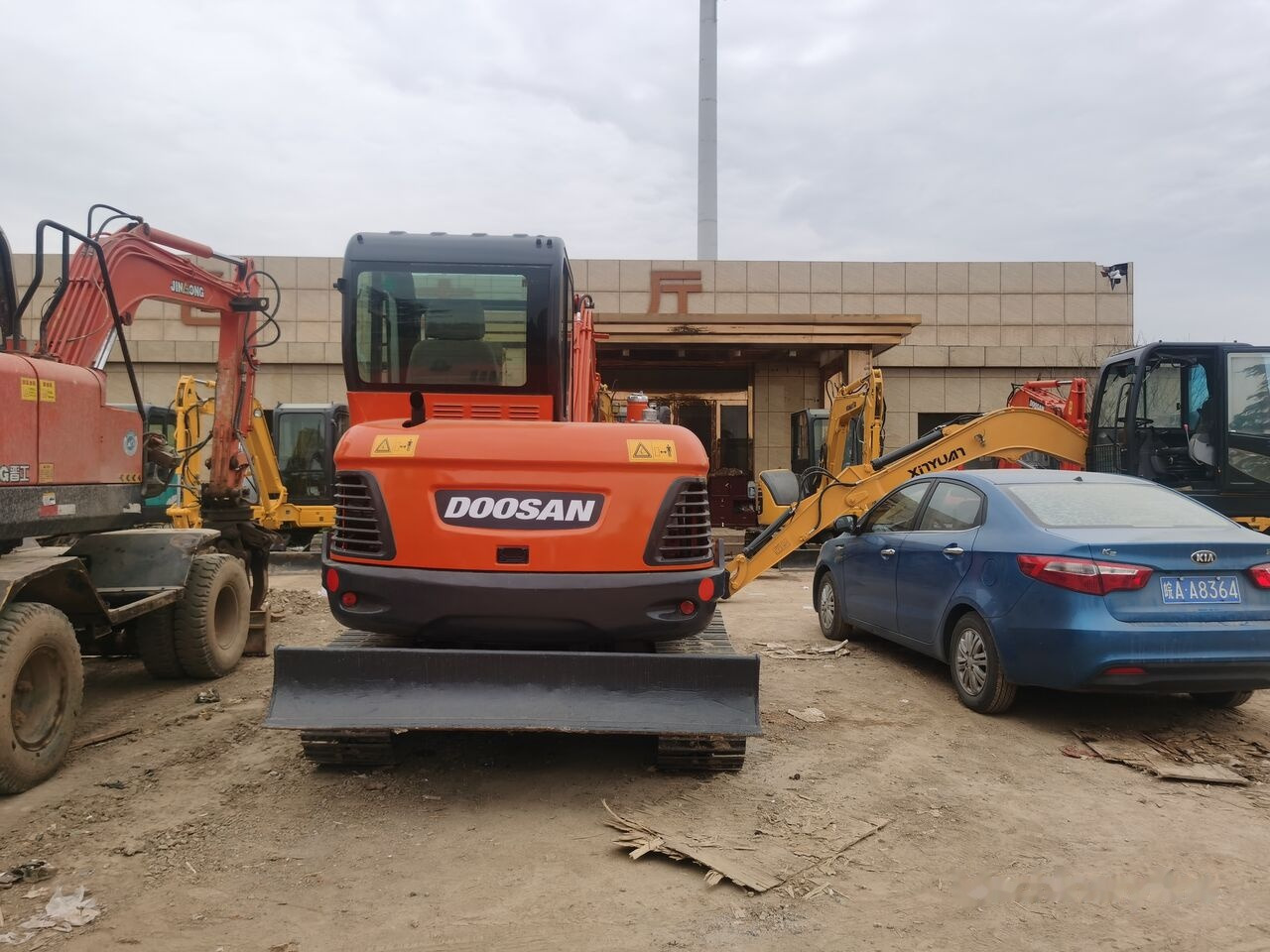 Doosan DX60 - Minibagger: das Bild 4 Doosan DX60 - Minibagger: das Bild 4