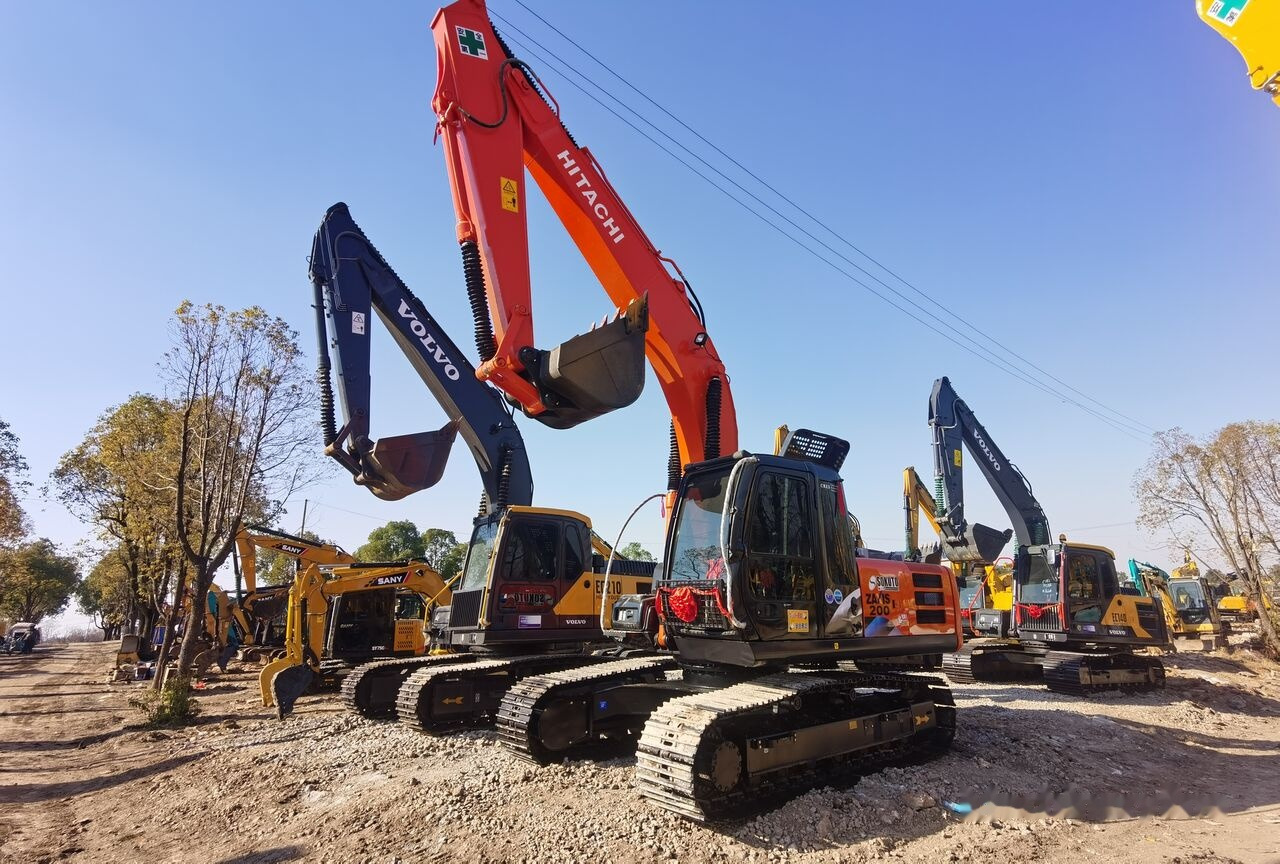 Hitachi ZX200 - Kettenbagger: das Bild 4 Hitachi ZX200 - Kettenbagger: das Bild 4