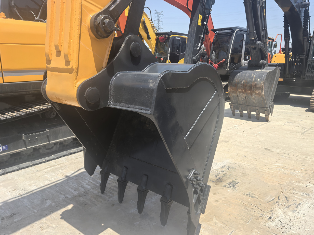 Hyundai R305LC-9T - Kettenbagger: das Bild 4 Hyundai R305LC-9T - Kettenbagger: das Bild 4