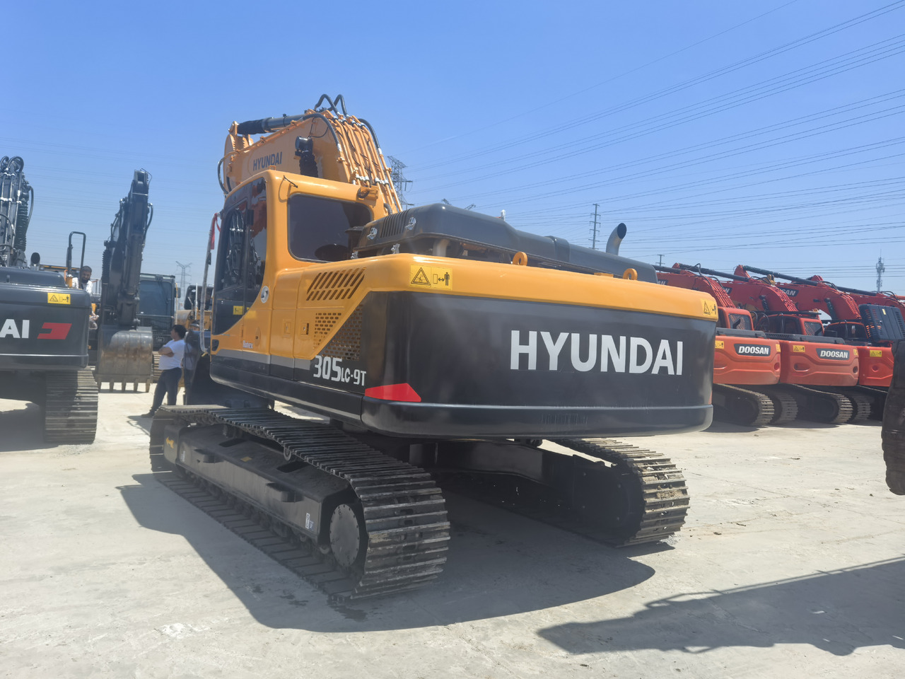 Hyundai R305LC-9T - Kettenbagger: das Bild 2 Hyundai R305LC-9T - Kettenbagger: das Bild 2