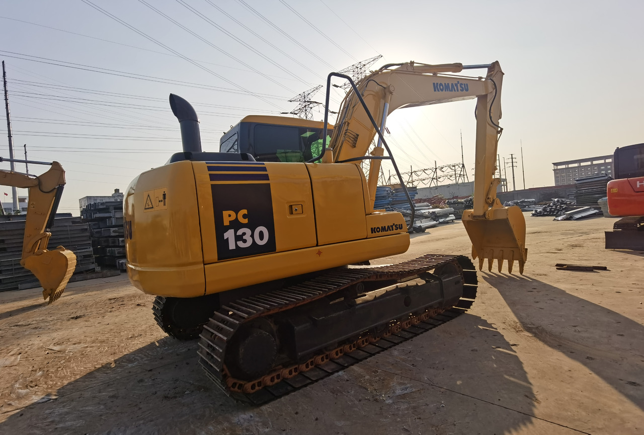KOMATSU PC130-7 - Minibagger: das Bild 2 KOMATSU PC130-7 - Minibagger: das Bild 2
