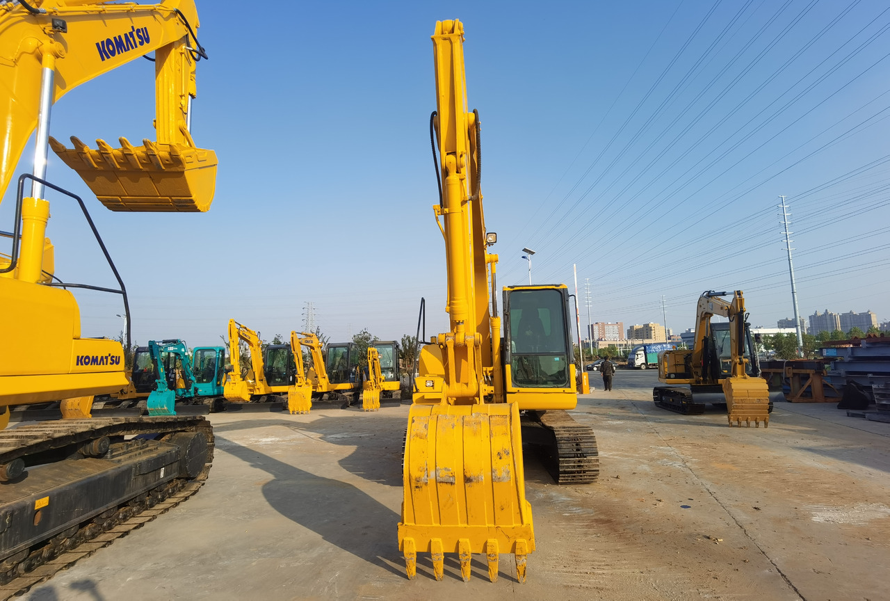 KOMATSU PC130-7 - Minibagger: das Bild 4 KOMATSU PC130-7 - Minibagger: das Bild 4