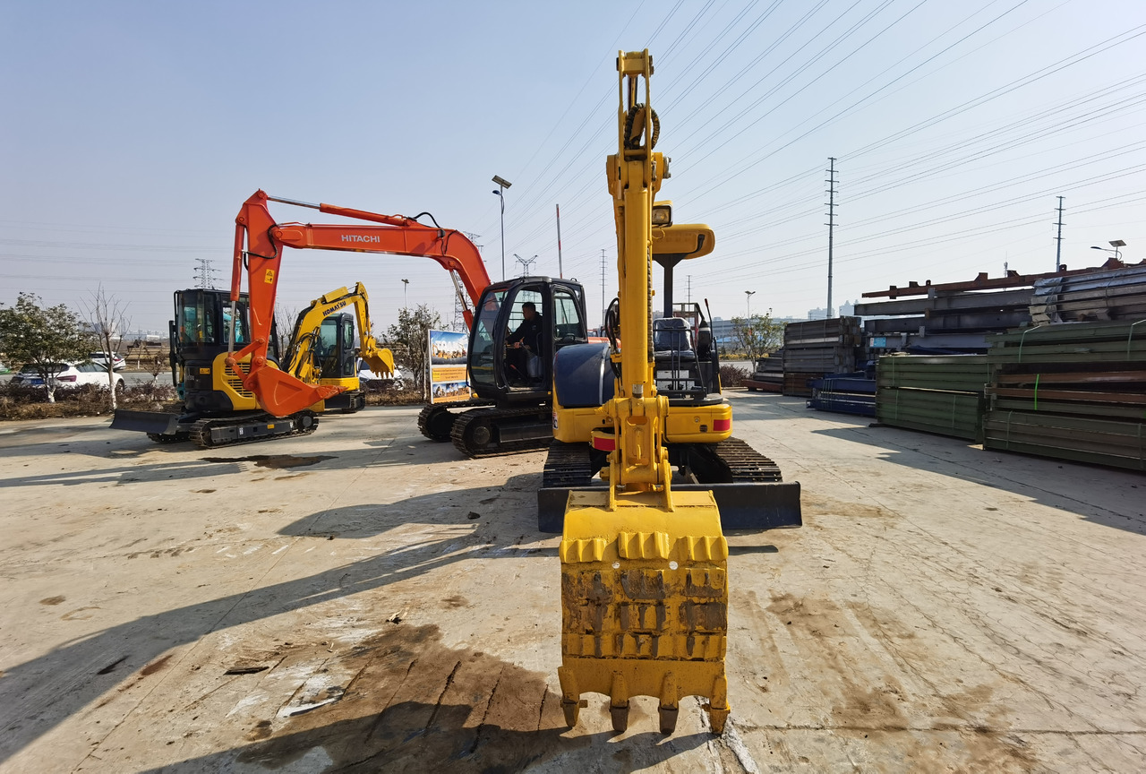 KOMATSU PC40MR - Minibagger: das Bild 3 KOMATSU PC40MR - Minibagger: das Bild 3