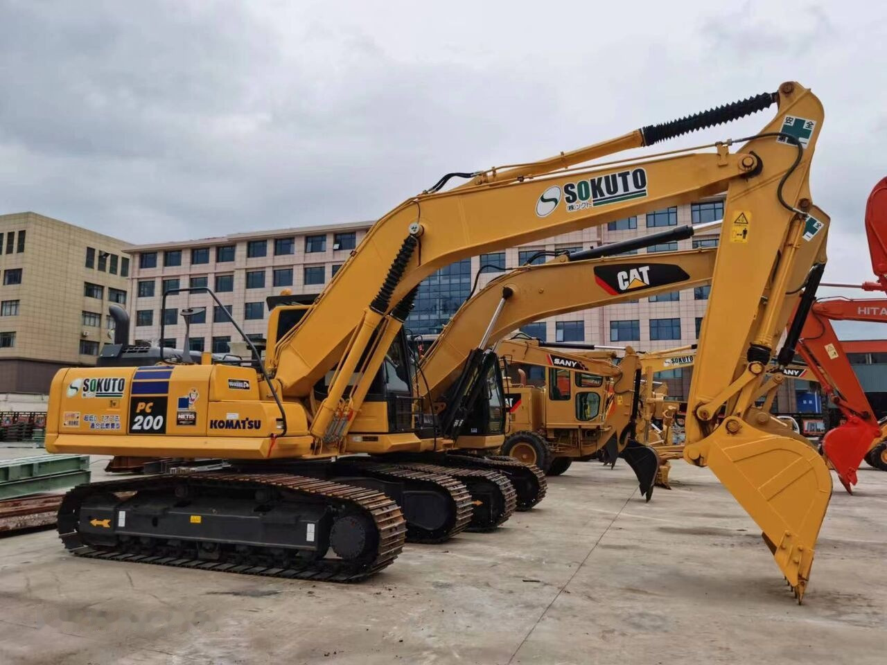 Komatsu PC200-8 - Kettenbagger: das Bild 2 Komatsu PC200-8 - Kettenbagger: das Bild 2