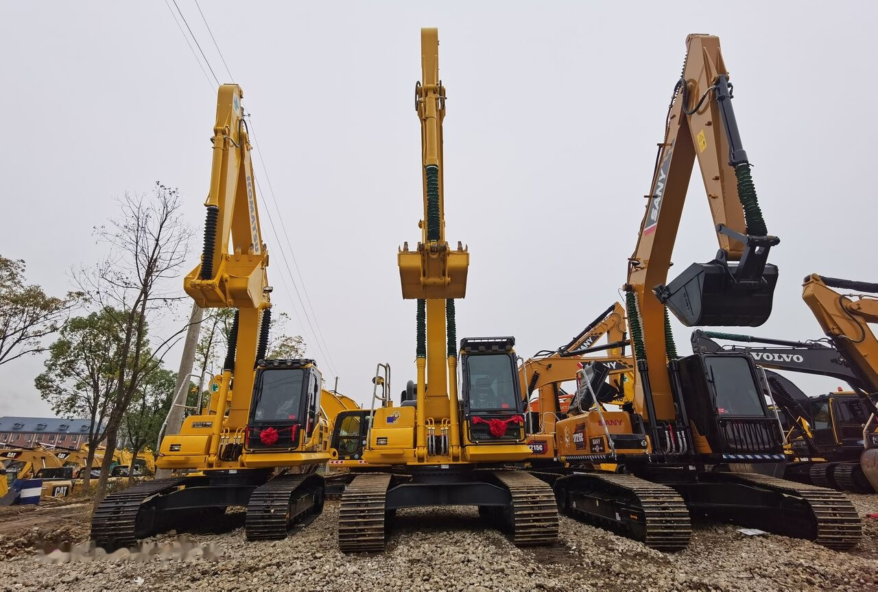 Komatsu PC220-8 - Kettenbagger: das Bild 4 Komatsu PC220-8 - Kettenbagger: das Bild 4