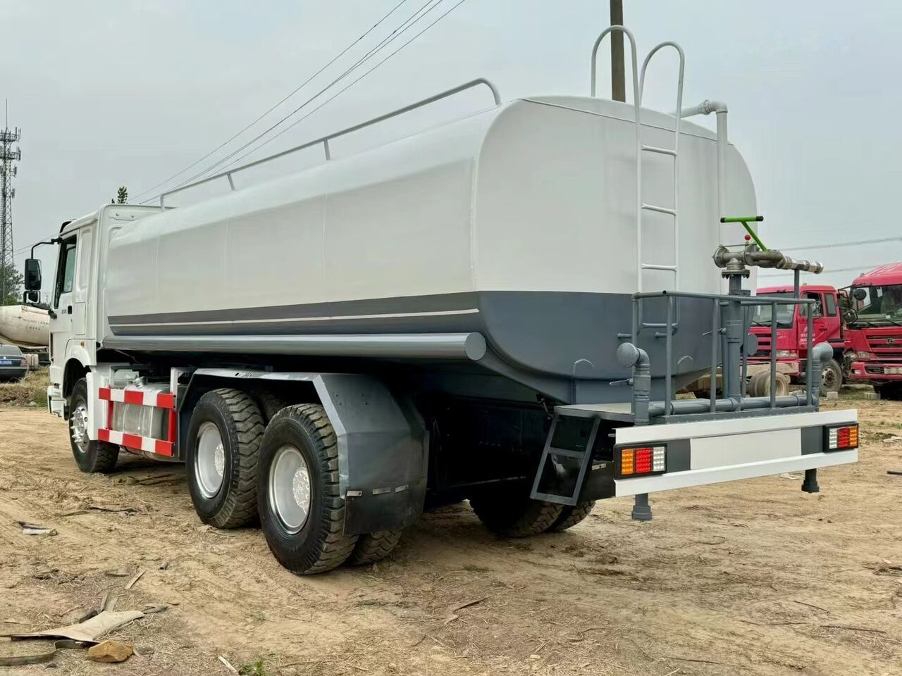 Sinotruk Howo 6*4 20cm³ - Kommunal-/ Sonderfahrzeug: das Bild 3 Sinotruk Howo 6*4 20cm³ - Kommunal-/ Sonderfahrzeug: das Bild 3