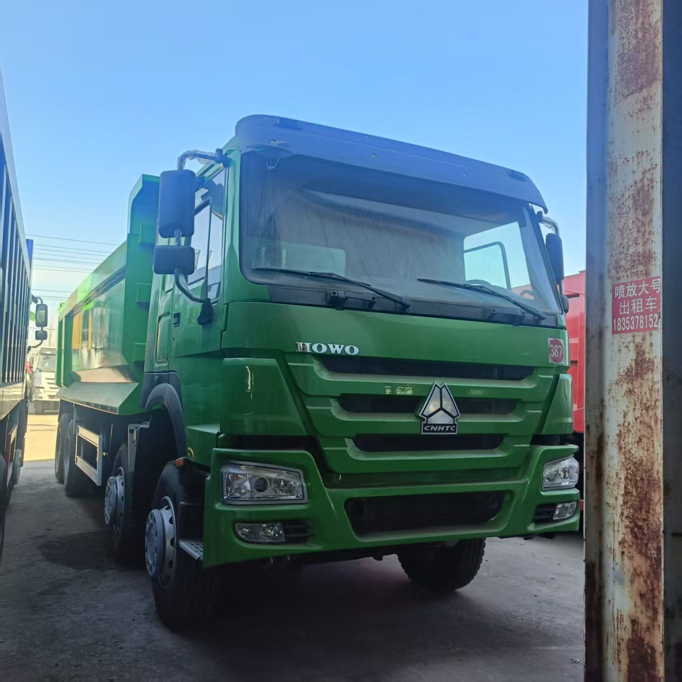 SINOTRUK HOWO 8x4 - Koffer LKW: das Bild 3 SINOTRUK HOWO 8x4 - Koffer LKW: das Bild 3