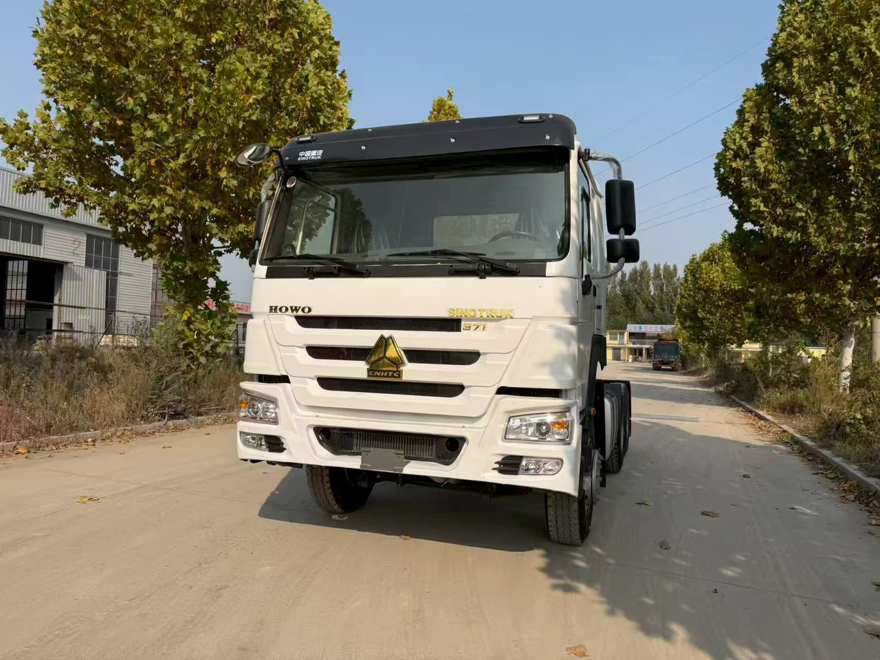 SINOTRUK HOWO tractor - Sattelzugmaschine: das Bild 2 SINOTRUK HOWO tractor - Sattelzugmaschine: das Bild 2