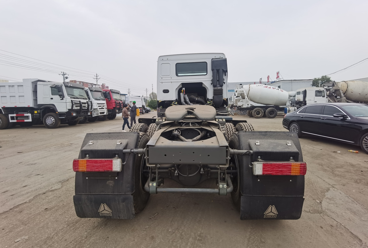 SINOTRUK HOWO trailer head - Sattelzugmaschine: das Bild 2 SINOTRUK HOWO trailer head - Sattelzugmaschine: das Bild 2