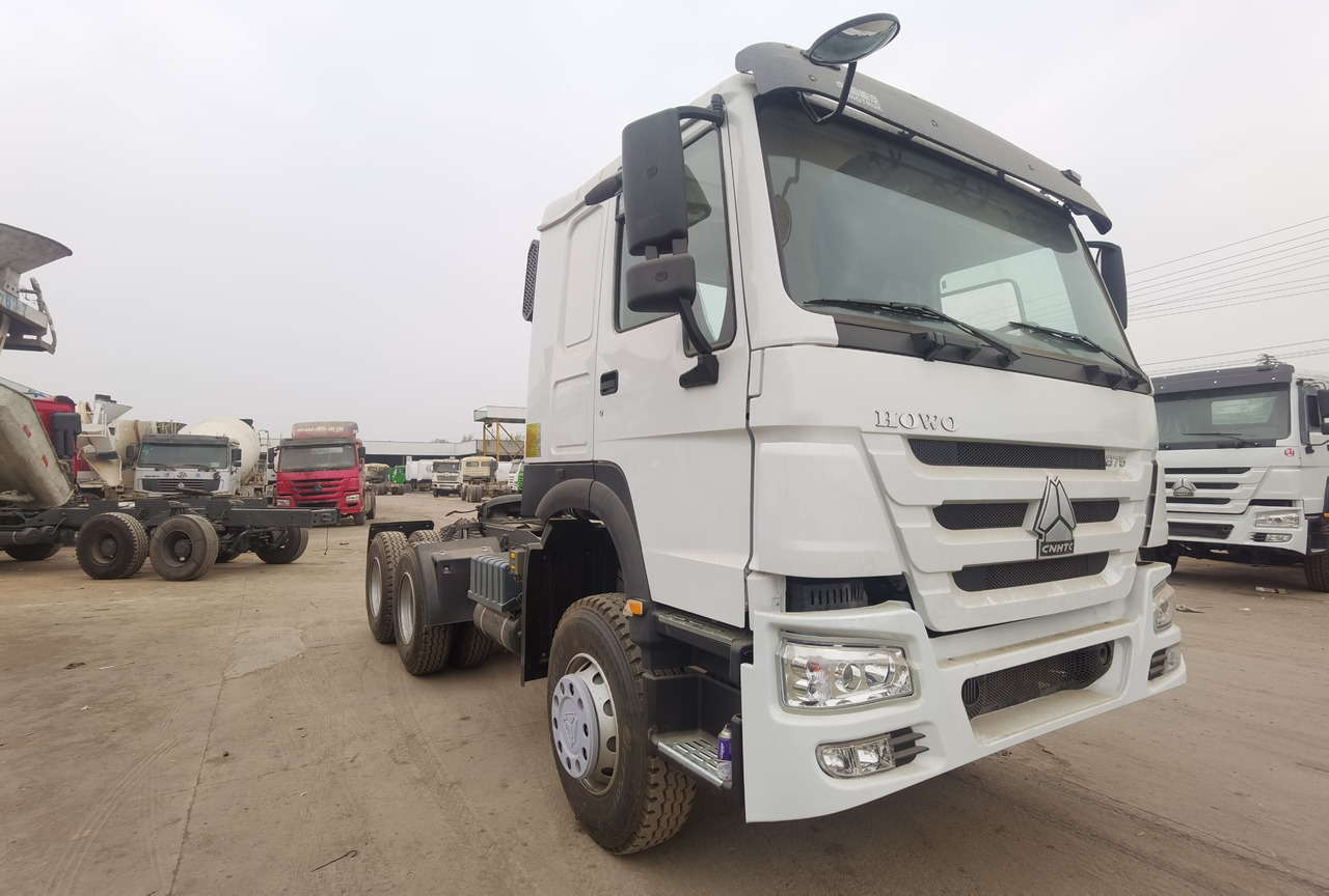 SINOTRUK HOWO trailer head - Sattelzugmaschine: das Bild 1 SINOTRUK HOWO trailer head - Sattelzugmaschine: das Bild 1