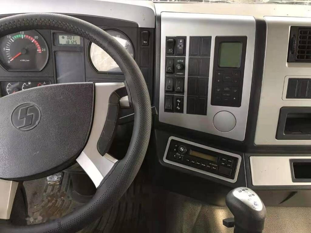 Shacman F3000 - Tankwagen: das Bild 2 Shacman F3000 - Tankwagen: das Bild 2