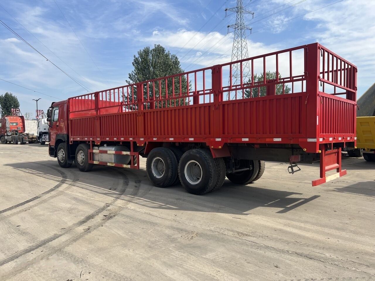 Sinotruk Howo Howo 8*4 - Pritsche LKW: das Bild 2 Sinotruk Howo Howo 8*4 - Pritsche LKW: das Bild 2