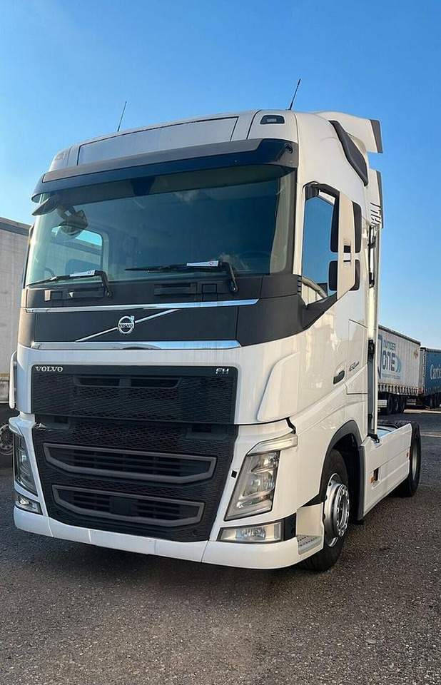 Volvo FH 460 Euro 6 Globetrotter 2018 - Sattelzugmaschine: das Bild 2 Volvo FH 460 Euro 6 Globetrotter 2018 - Sattelzugmaschine: das Bild 2