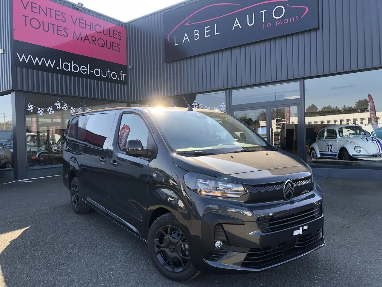 Citroen Jumpy XL 2.0 BLUEHDI 180CH S&S CABINE APPROFONDIE FIXE EAT8 - Transporter mit Doppelkabine: das Bild 1 Citroen Jumpy XL 2.0 BLUEHDI 180CH S&S CABINE APPROFONDIE FIXE EAT8 - Transporter mit Doppelkabine: das Bild 1