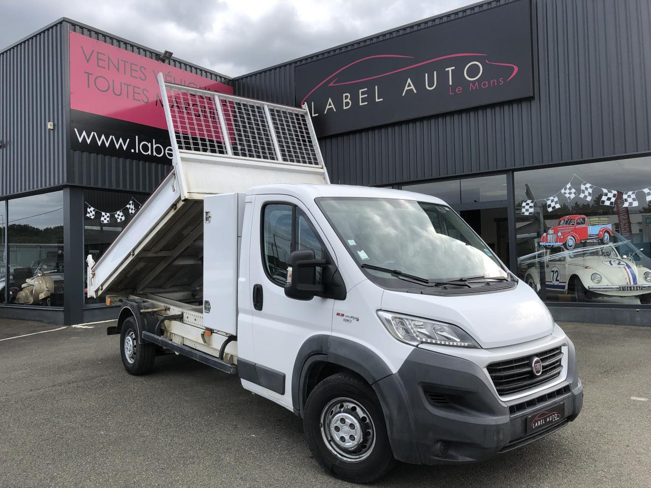 FIAT DUCATO 3T5 MAXI BENNE + COFFRE 2.3 JTD 130 CH PACK PRO NAV - Kipper Transporter: das Bild 2 FIAT DUCATO 3T5 MAXI BENNE + COFFRE 2.3 JTD 130 CH PACK PRO NAV - Kipper Transporter: das Bild 2