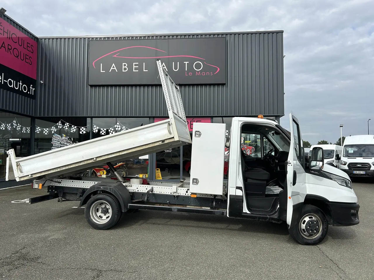 Iveco Daily 35C14 D EMPATTEMENT 3750 - Kipper Transporter: das Bild 1 Iveco Daily 35C14 D EMPATTEMENT 3750 - Kipper Transporter: das Bild 1