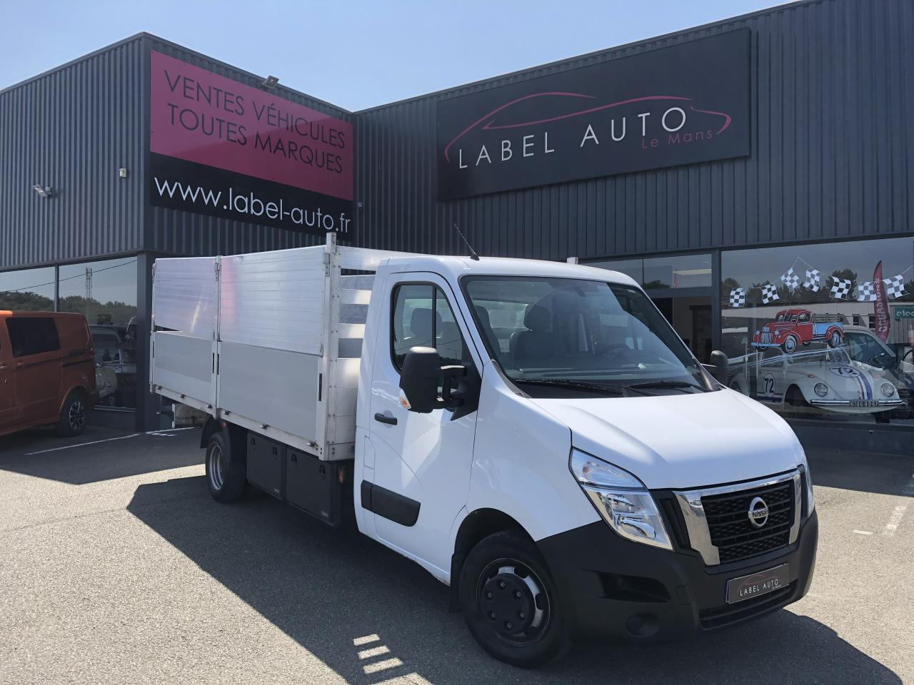 NISSAN INTERSTAR 3T5 2.3 DCI 165CH RJ PLATEAU RIDELLES - Pritsche Transporter: das Bild 2 NISSAN INTERSTAR 3T5 2.3 DCI 165CH RJ PLATEAU RIDELLES - Pritsche Transporter: das Bild 2