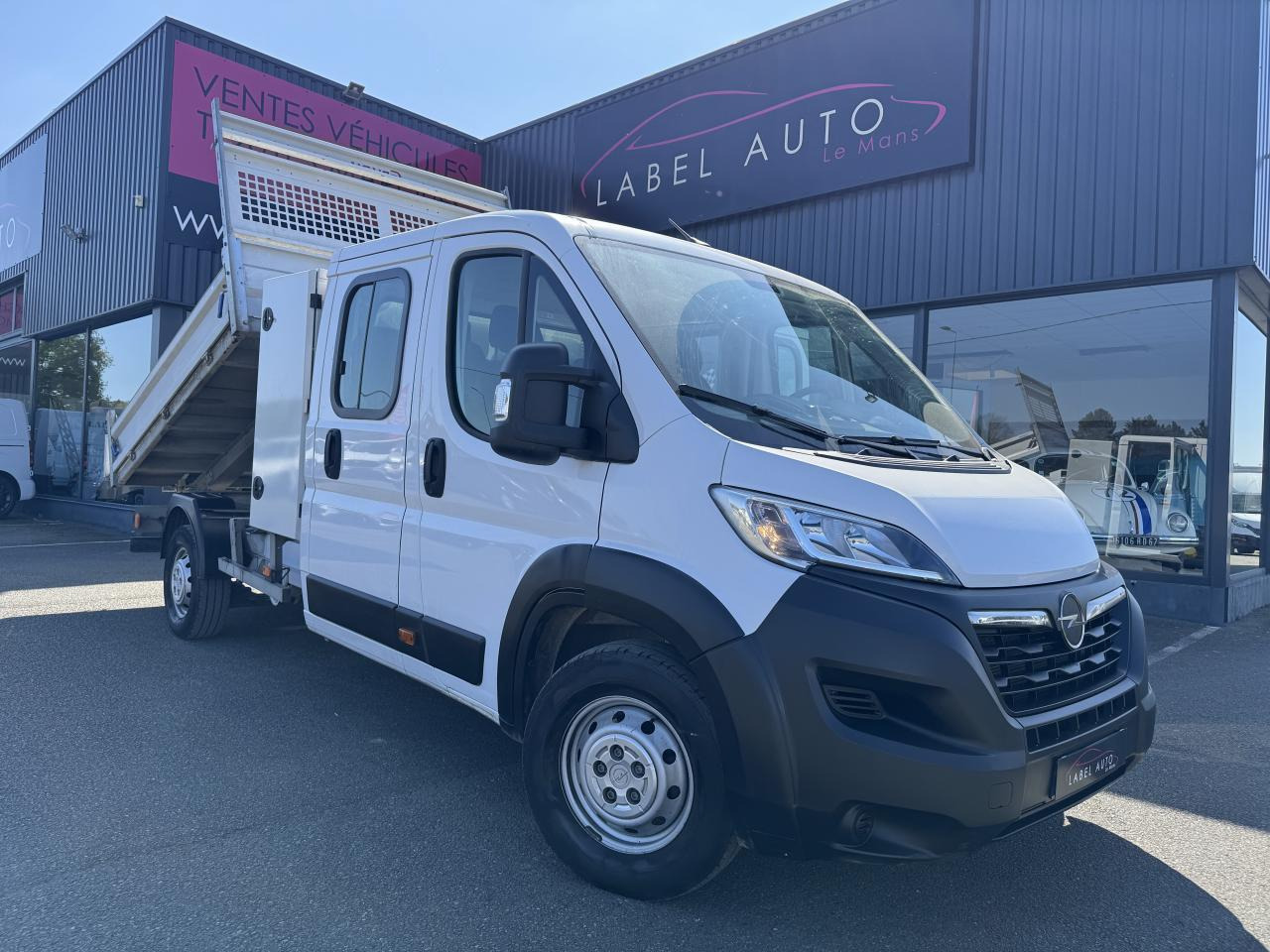 OPEL MOVANO 3T5 BENNE + COFFRE DOUBLE CABINE 6PL 2.2 HDI 165CH - Kipper Transporter: das Bild 2 OPEL MOVANO 3T5 BENNE + COFFRE DOUBLE CABINE 6PL 2.2 HDI 165CH - Kipper Transporter: das Bild 2