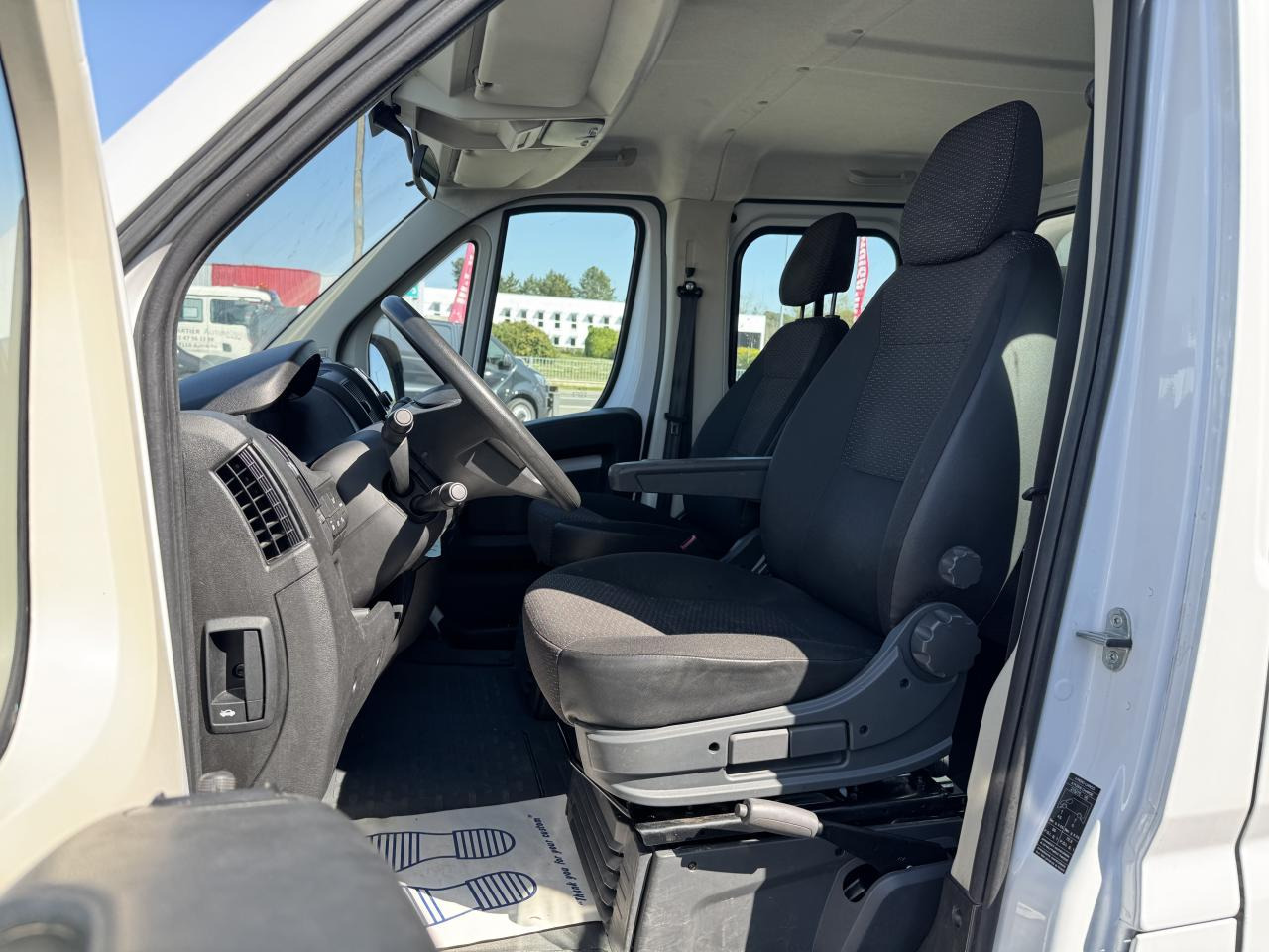 OPEL MOVANO 3T5 BENNE + COFFRE DOUBLE CABINE 6PL 2.2 HDI 165CH - Kipper Transporter: das Bild 4 OPEL MOVANO 3T5 BENNE + COFFRE DOUBLE CABINE 6PL 2.2 HDI 165CH - Kipper Transporter: das Bild 4