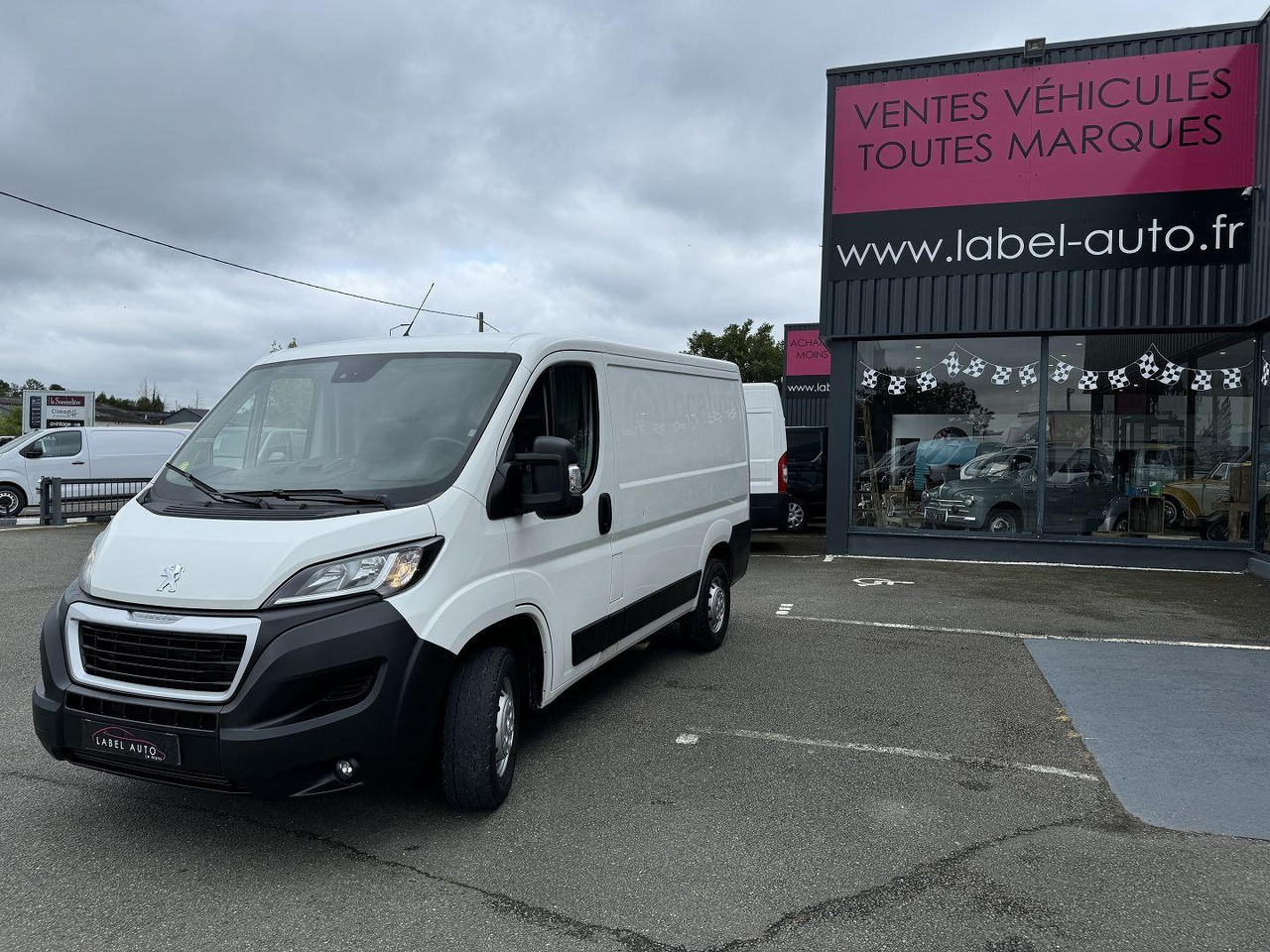 Kastenwagen Peugeot Boxer 333 L1H1 2.2 BLUEHDI S&S 140CH ASPHALT: das Bild 5