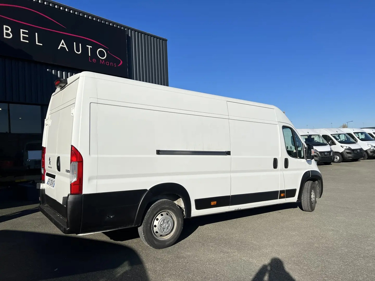 Peugeot Boxer 435 L4H2 2.2 BLUEHDI S&S 140CH ASPHALT - Kastenwagen: das Bild 5 Peugeot Boxer 435 L4H2 2.2 BLUEHDI S&S 140CH ASPHALT - Kastenwagen: das Bild 5