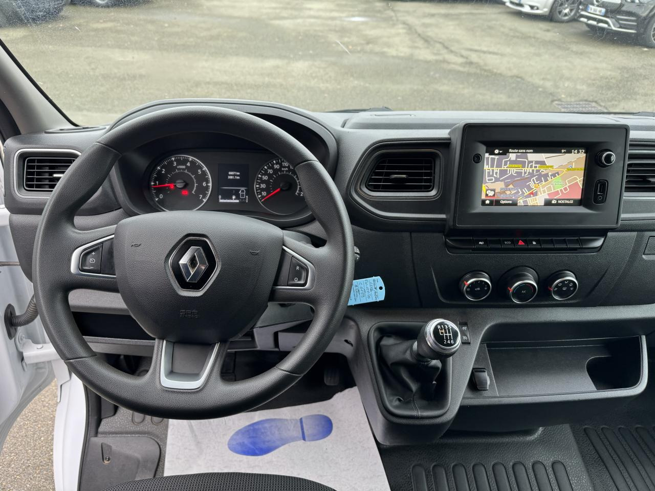 RENAULT MASTER 3T5 2.3 DCI 150CH GRAND CONFORT - Kastenwagen: das Bild 4 RENAULT MASTER 3T5 2.3 DCI 150CH GRAND CONFORT - Kastenwagen: das Bild 4