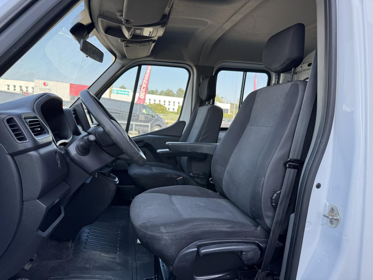 RENAULT MASTER 3T5 BENNE + COFFRE RJ DOUBLE CABINE 6 PL 2.3 DCI 130 CH CONFORT - Kipper Transporter: das Bild 4 RENAULT MASTER 3T5 BENNE + COFFRE RJ DOUBLE CABINE 6 PL 2.3 DCI 130 CH CONFORT - Kipper Transporter: das Bild 4