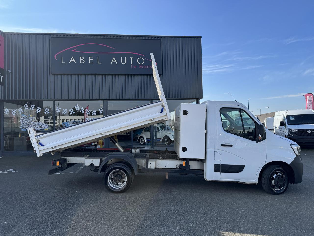 RENAULT Master BENNE COFFRE Confort R3500RJ L3 2.3 dCi 130CH - Kipper Transporter: das Bild 1 RENAULT Master BENNE COFFRE Confort R3500RJ L3 2.3 dCi 130CH - Kipper Transporter: das Bild 1