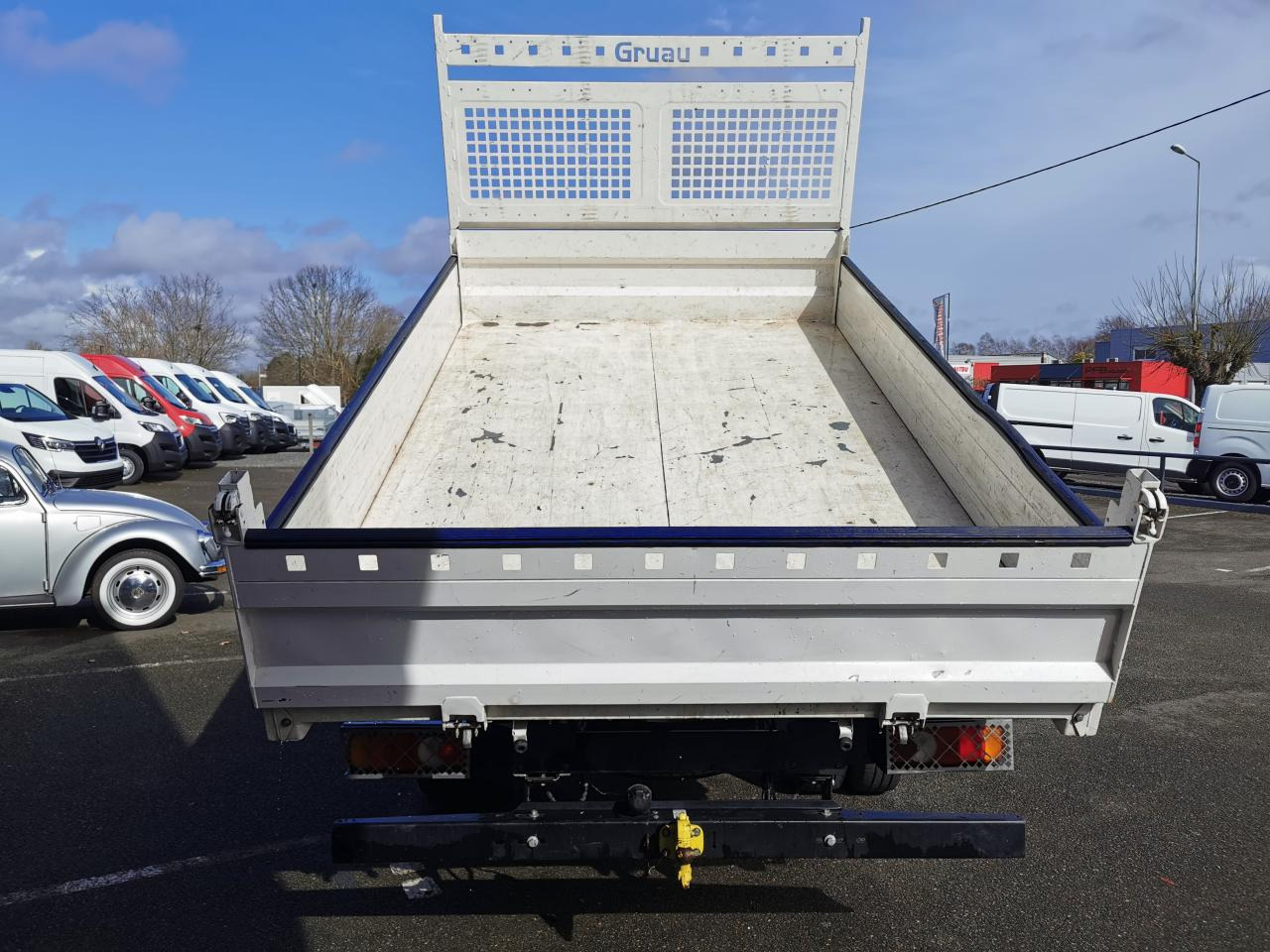 RENAULT Master BENNE COFFRE Confort R3500RJ L3 2.3 dCi 130CH - Kipper Transporter: das Bild 4 RENAULT Master BENNE COFFRE Confort R3500RJ L3 2.3 dCi 130CH - Kipper Transporter: das Bild 4