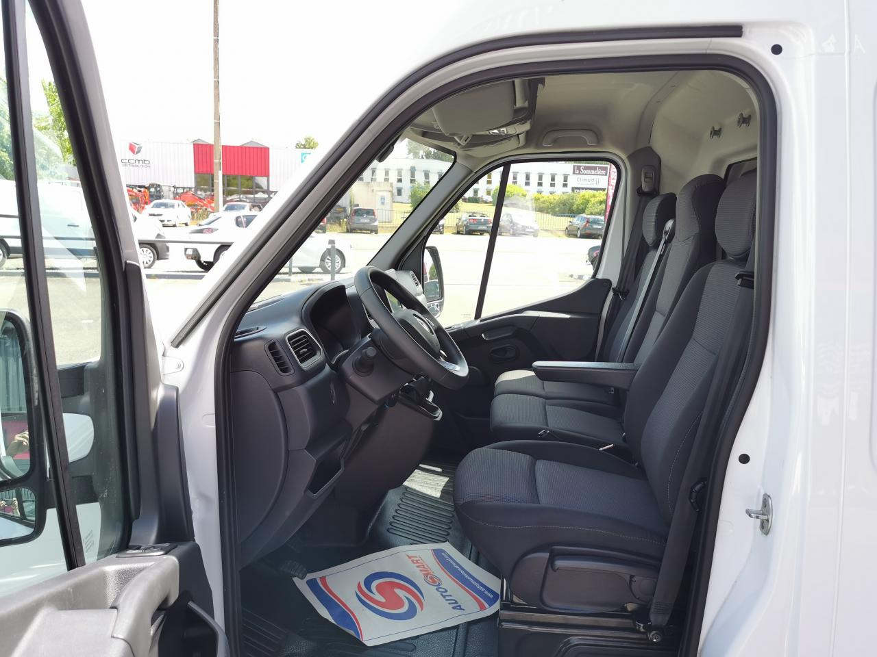 RENAULT Master Confort F3500 L3H2 2.3 Blue dCi - 135 III FOURGON Fourgon L3H2 Traction PHASE 3 - Kastenwagen: das Bild 5 RENAULT Master Confort F3500 L3H2 2.3 Blue dCi - 135 III FOURGON Fourgon L3H2 Traction PHASE 3 - Kastenwagen: das Bild 5