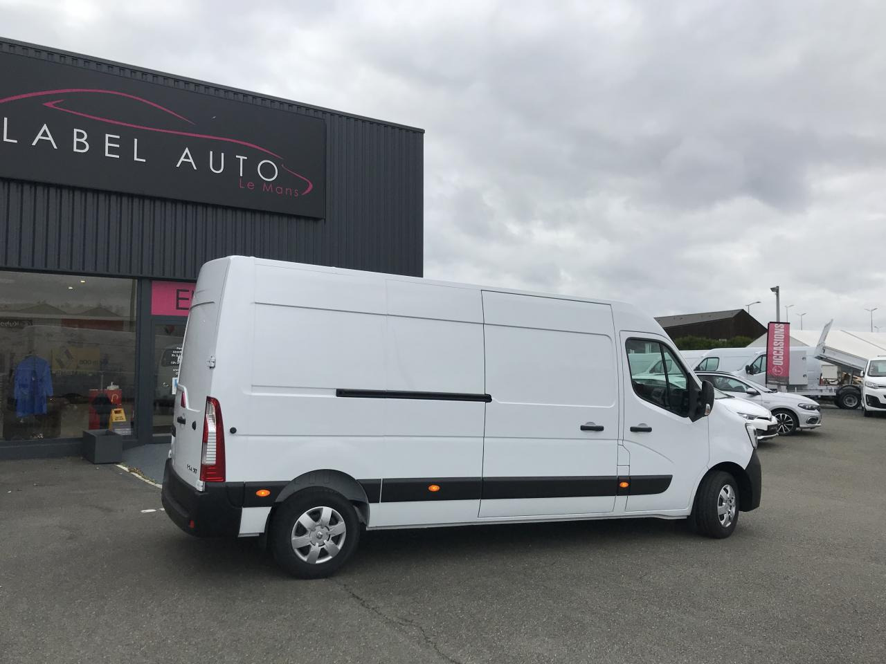 RENAULT Master Confort F3500 L3H2 2.3 Blue dCi - 135 III FOURGON Fourgon L3H2 Traction PHASE 3 - Kastenwagen: das Bild 5 RENAULT Master Confort F3500 L3H2 2.3 Blue dCi - 135 III FOURGON Fourgon L3H2 Traction PHASE 3 - Kastenwagen: das Bild 5