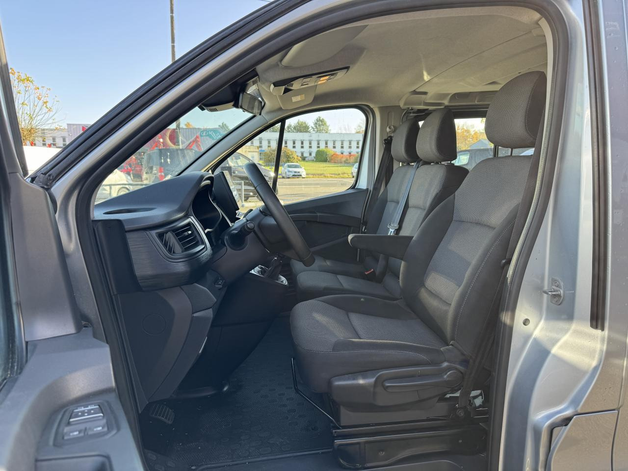 RENAULT Trafic L2 2.0 Energy dCi - 150 - S&S III COMBI Combi Zen L2H1 PHASE 3 - Transporter mit Doppelkabine: das Bild 5 RENAULT Trafic L2 2.0 Energy dCi - 150 - S&S III COMBI Combi Zen L2H1 PHASE 3 - Transporter mit Doppelkabine: das Bild 5