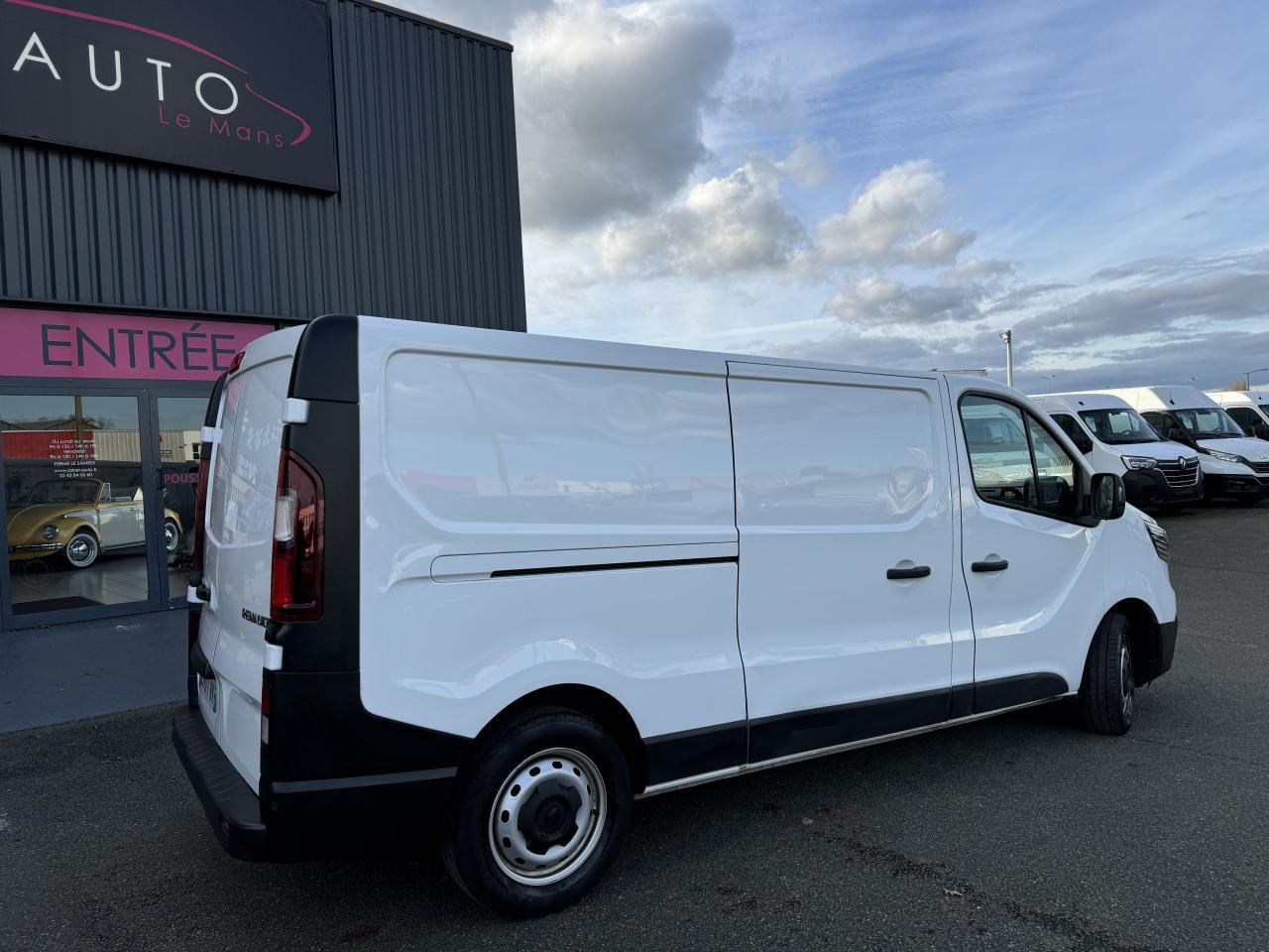 RENAULT Trafic L2H1 3000 Kg 2.0 Blue dCi - 130 III FOURGON Fourgon Grand Confort L2H1 PHASE 3 - Kastenwagen: das Bild 5 RENAULT Trafic L2H1 3000 Kg 2.0 Blue dCi - 130 III FOURGON Fourgon Grand Confort L2H1 PHASE 3 - Kastenwagen: das Bild 5
