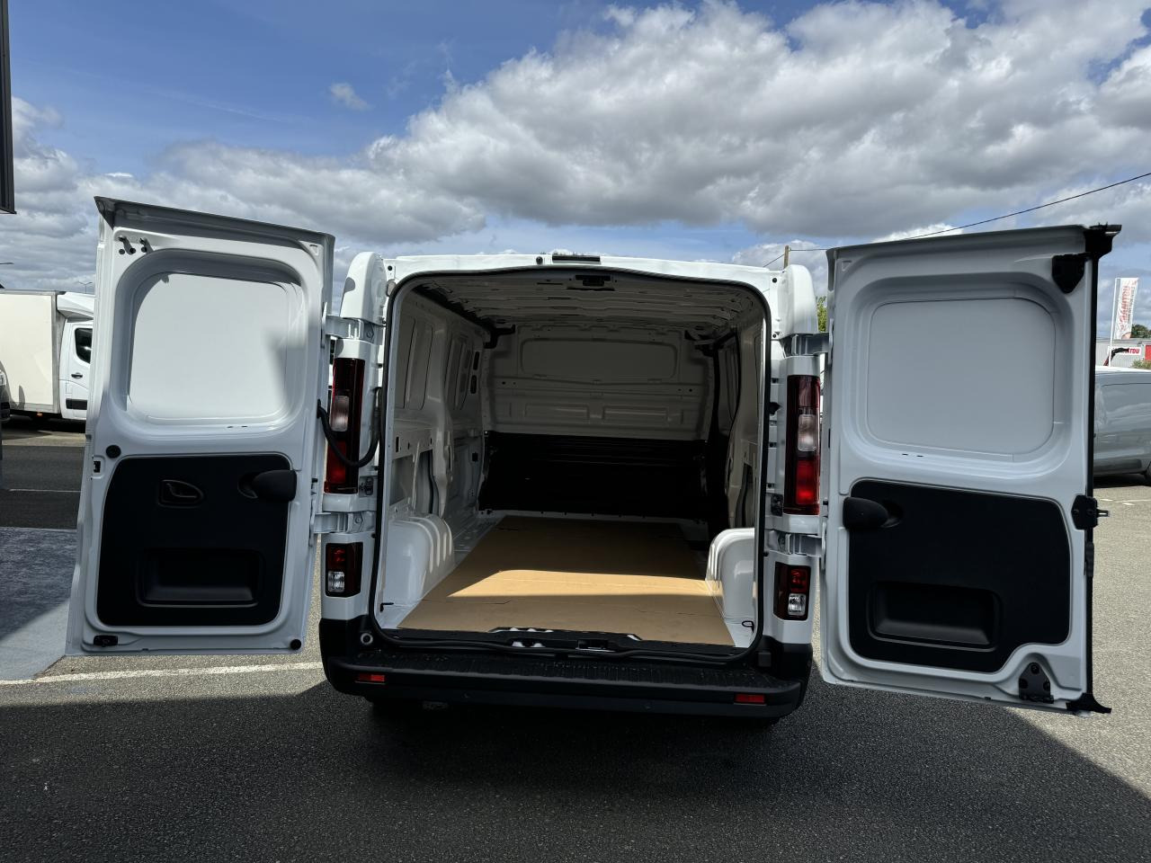 RENAULT Trafic L2H1 3000 Kg 2.0 Blue dCi - 150 2024 III FOURGON Fourgon Advance L2H1 PHASE 3 - Kastenwagen: das Bild 2 RENAULT Trafic L2H1 3000 Kg 2.0 Blue dCi - 150 2024 III FOURGON Fourgon Advance L2H1 PHASE 3 - Kastenwagen: das Bild 2