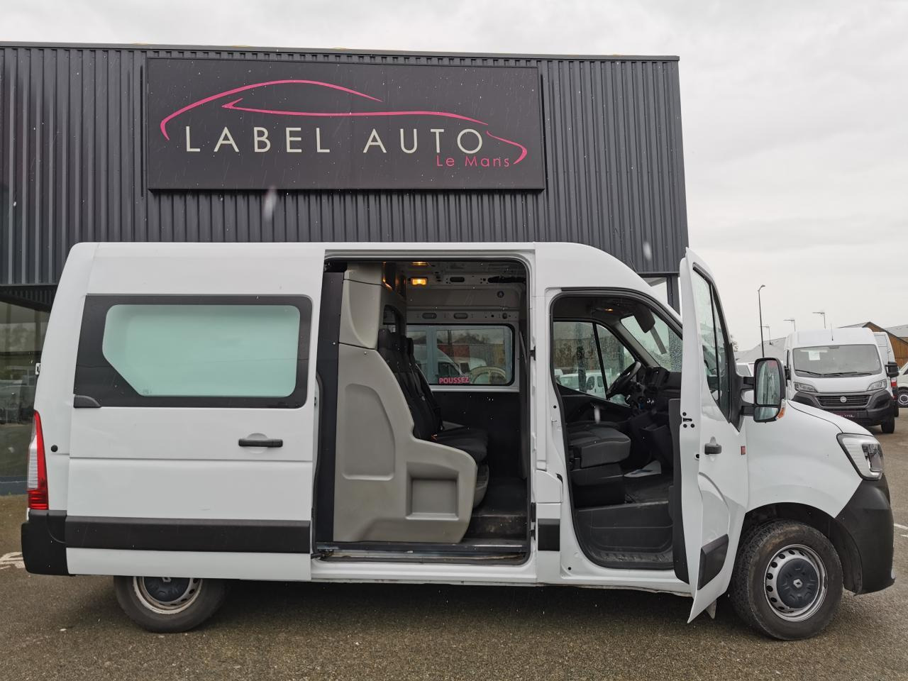 Transporter mit Doppelkabine Renault Master 7 PLACES Confort F3300 L2H2 2.3 dCi - 135 III CABINE APPROFONDIE Cabine approfondie L2H2 Tra: das Bild 1