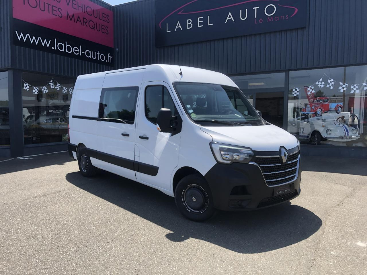 Renault Master F3300 L2H2 2.3 DCI 135CH CABINE APPROFONDIE CONFORT 7 PLACES - Transporter mit Doppelkabine: das Bild 1 Renault Master F3300 L2H2 2.3 DCI 135CH CABINE APPROFONDIE CONFORT 7 PLACES - Transporter mit Doppelkabine: das Bild 1