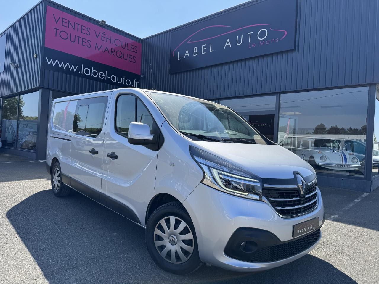 Renault Trafic L2H1 2.0 DCI 145CH CABINE APPROFONDIE 6 PLACES CONFORT EDC - Transporter mit Doppelkabine: das Bild 2 Renault Trafic L2H1 2.0 DCI 145CH CABINE APPROFONDIE 6 PLACES CONFORT EDC - Transporter mit Doppelkabine: das Bild 2
