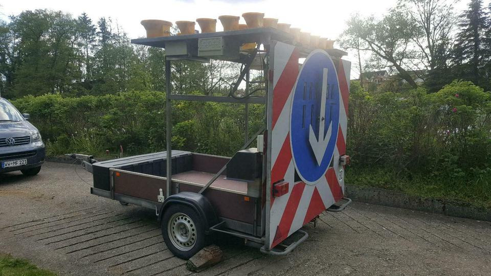 Anhänger Absperrtafel Verkehrsleitanhänger verkeherssicherungsanhänger vz: das Bild 7