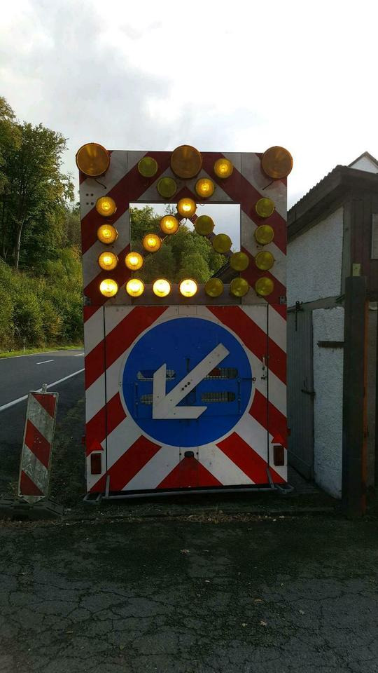 Anhänger Absperrtafel Verkehrsleitanhänger verkeherssicherungsanhänger vz: das Bild 12