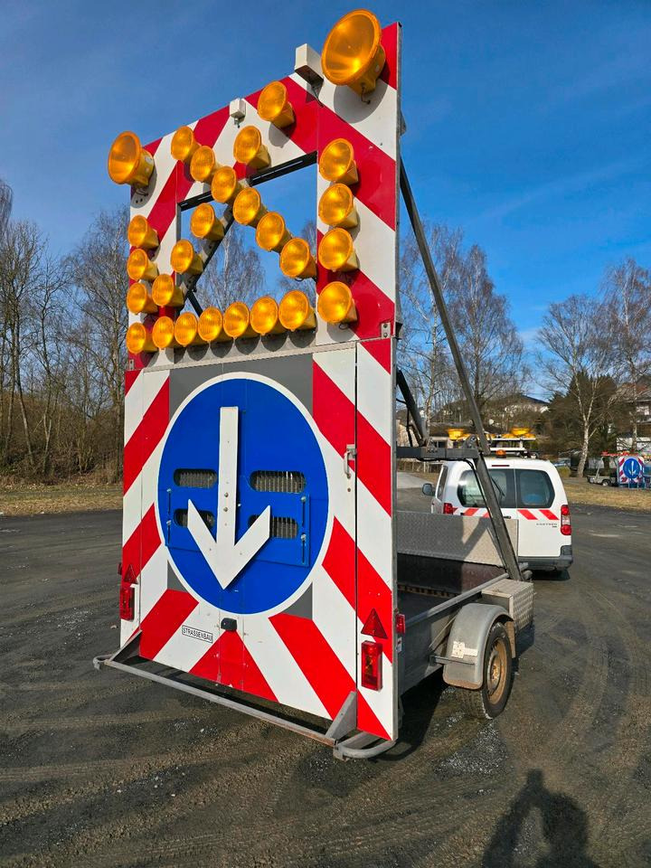 Nissen Absperrtafel VZ 616 FAT Verkehrsleittafel Horizont Verkehrssicherungsanhänger Verkehrsleitanhänger Verkehrsleittafel Verkehrssicherung - Anhänger: das Bild 5 Nissen Absperrtafel VZ 616 FAT Verkehrsleittafel Horizont Verkehrssicherungsanhänger Verkehrsleitanhänger Verkehrsleittafel Verkehrssicherung - Anhänger: das Bild 5