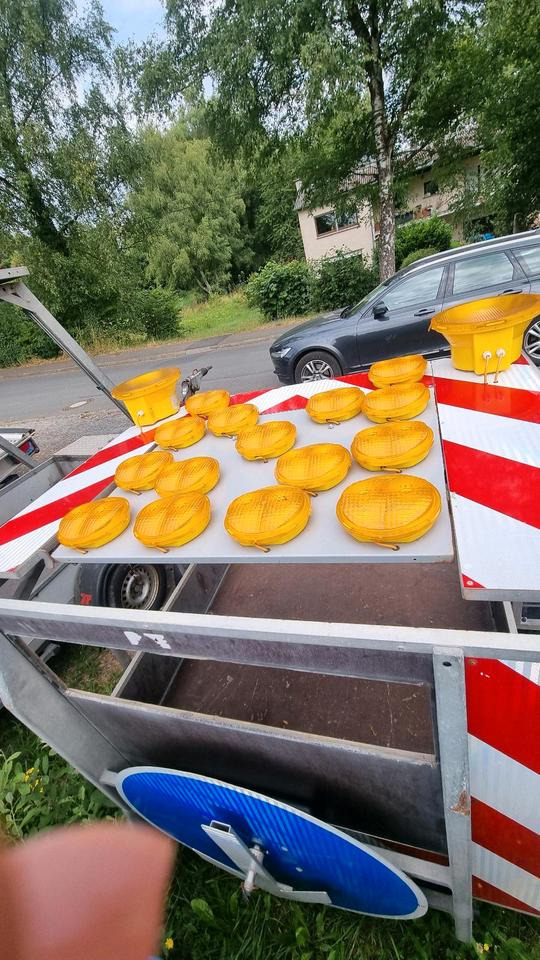 Nissen Absperrtafel VZ616 LED Absperrtafel Sperrwand Verkehrsleittafel Verkehrsleitanhänger Verkehrssicherungsanhänger Leitanhänger Leittafel Verkehrssicherung Nissen Horizont - Anhänger: das Bild 3 Nissen Absperrtafel VZ616 LED Absperrtafel Sperrwand Verkehrsleittafel Verkehrsleitanhänger Verkehrssicherungsanhänger Leitanhänger Leittafel Verkehrssicherung Nissen Horizont - Anhänger: das Bild 3