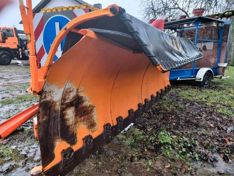 Beilhack PV 34-4 Schneepflug Schneeschild Scheeschieber Winterdienst Unimog U400 300 290 500 427 530 423 318 323 LKW Fendt - Schneepflug: das Bild 2 Beilhack PV 34-4 Schneepflug Schneeschild Scheeschieber Winterdienst Unimog U400 300 290 500 427 530 423 318 323 LKW Fendt - Schneepflug: das Bild 2