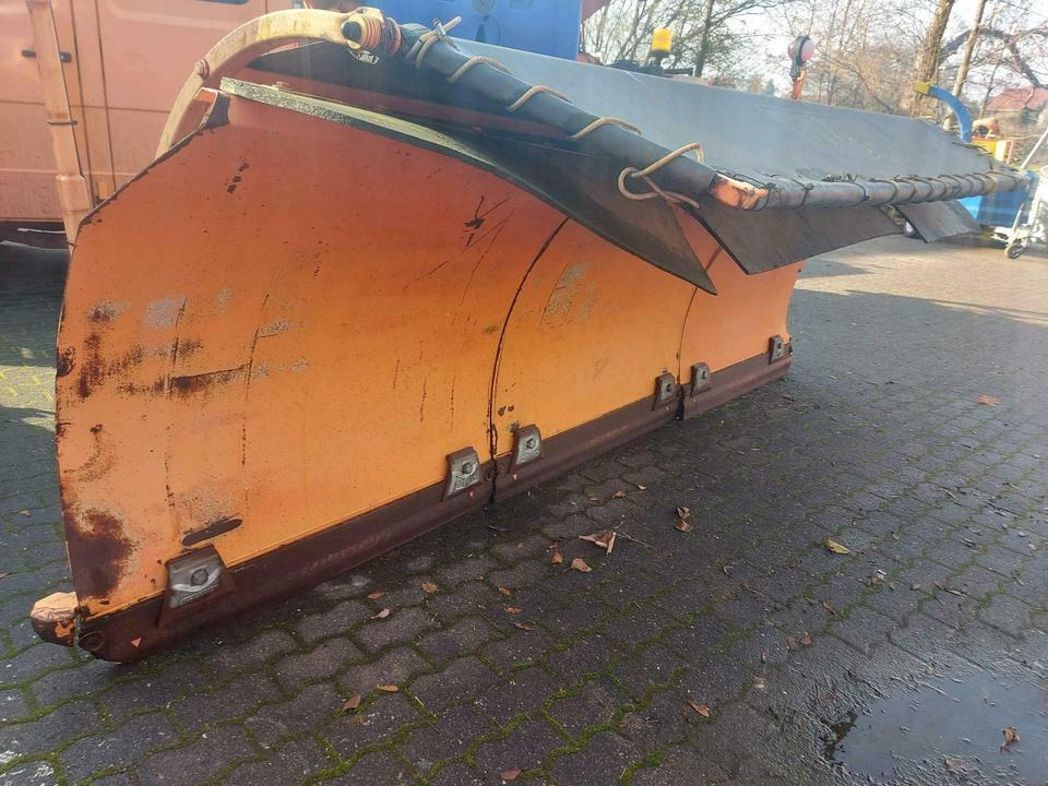 Beilhack Schneepflug Winterdienst Schmidt Schneeschild unimog - Schneepflug: das Bild 3 Beilhack Schneepflug Winterdienst Schmidt Schneeschild unimog - Schneepflug: das Bild 3